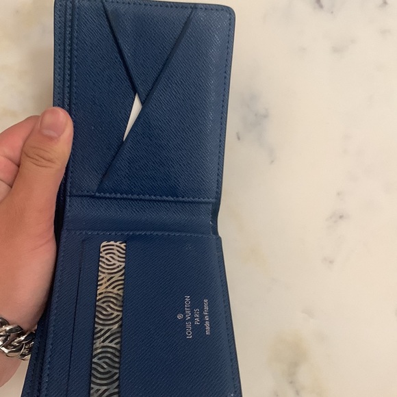 Louis Vuitton taiga wallet - Picture 2 of 2